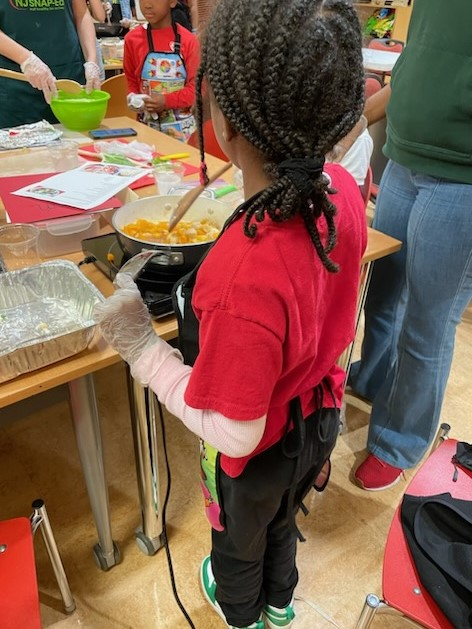FCHS Conducts Nutrition and Cooking Class for 20 Families! – Rutgers ...